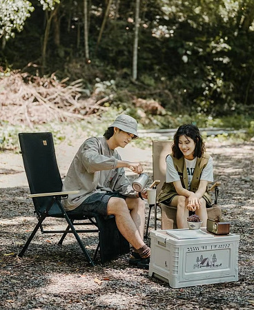 Шезлонг складной Naturehike черный CNK2450JJ016