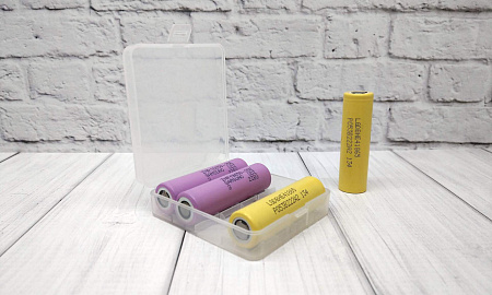 Бокс на 4 аккумулятора 18650 (белый)