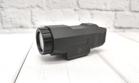 Универсальный тактический фонарь